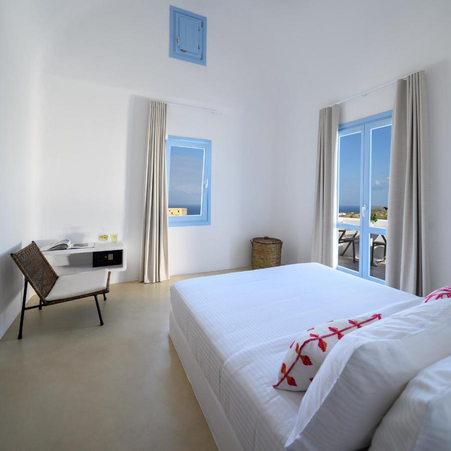 Este Luxury Suites Fira  Dış mekan fotoğraf