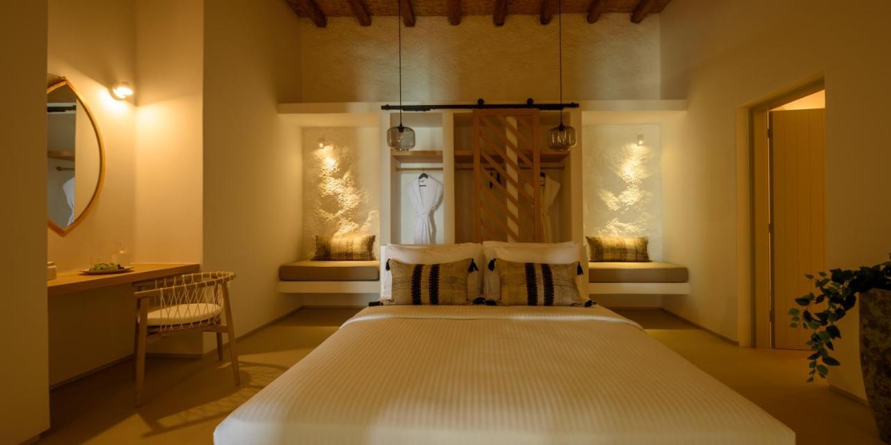 Este Luxury Suites Fira  Dış mekan fotoğraf