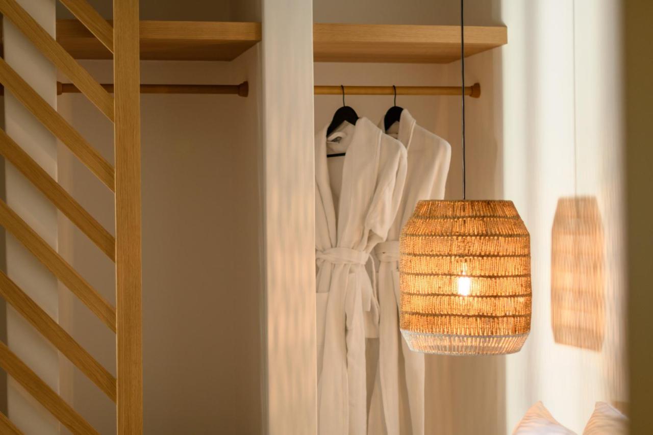 Este Luxury Suites Fira  Dış mekan fotoğraf