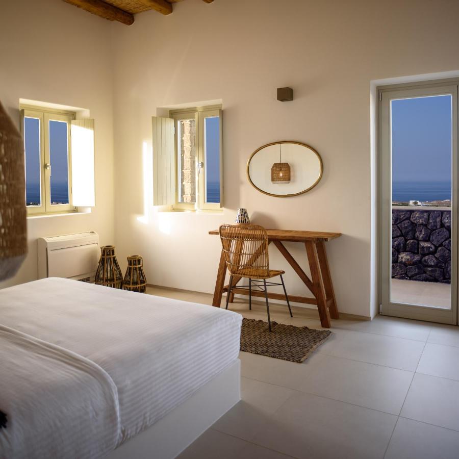 Este Luxury Suites Fira  Dış mekan fotoğraf