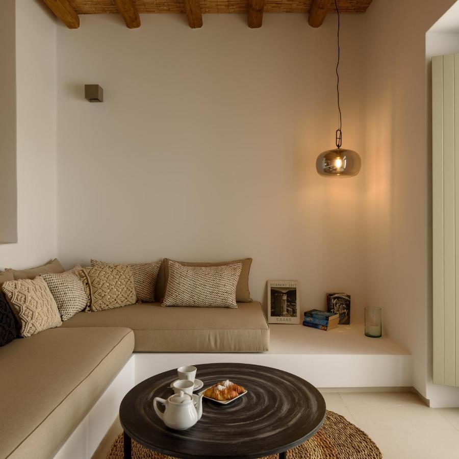 Este Luxury Suites Fira  Dış mekan fotoğraf