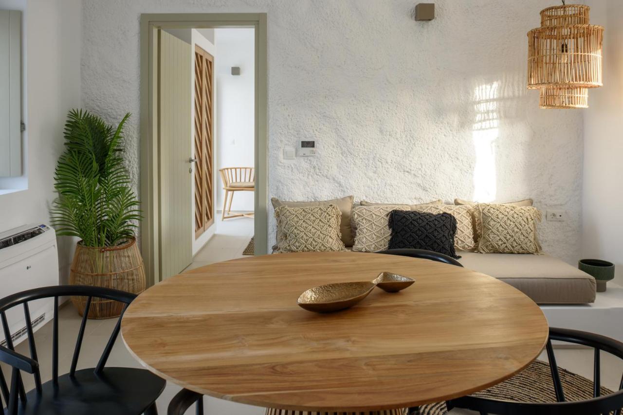 Este Luxury Suites Fira  Dış mekan fotoğraf