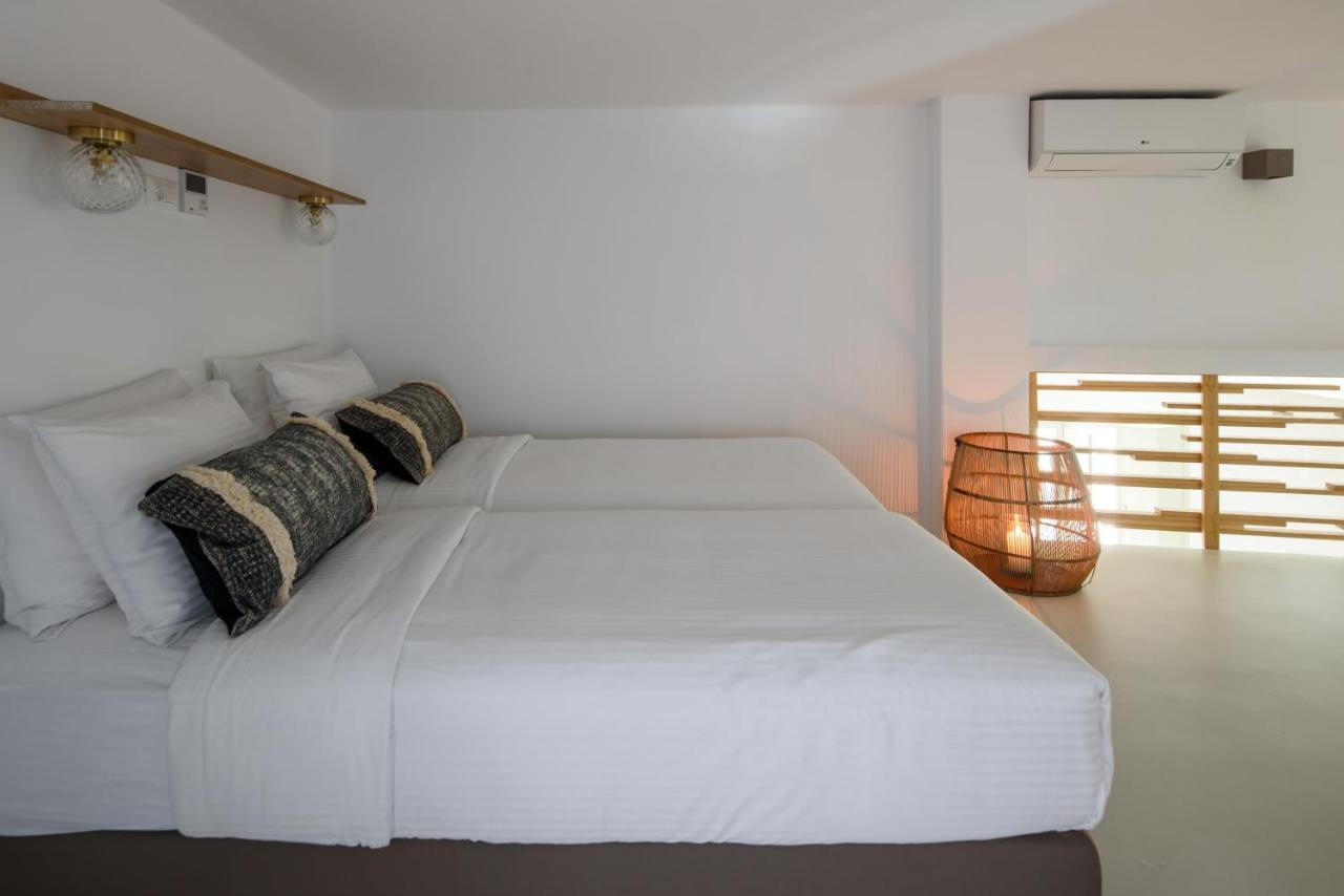 Este Luxury Suites Fira  Dış mekan fotoğraf